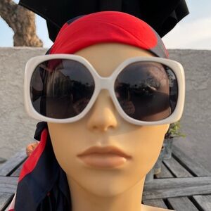 Chic White Oversized Sunglasses